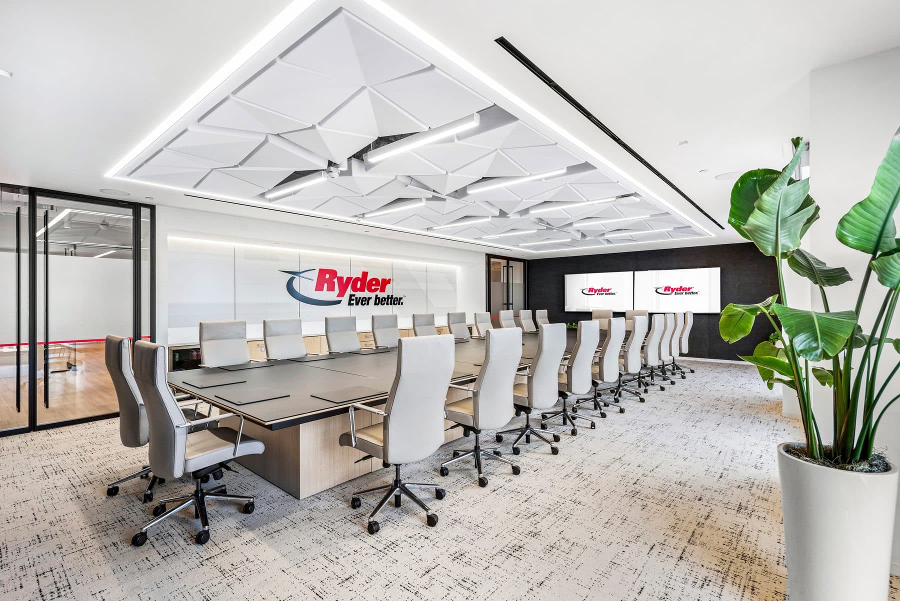 Ryder System headquarters interior, photograph 7