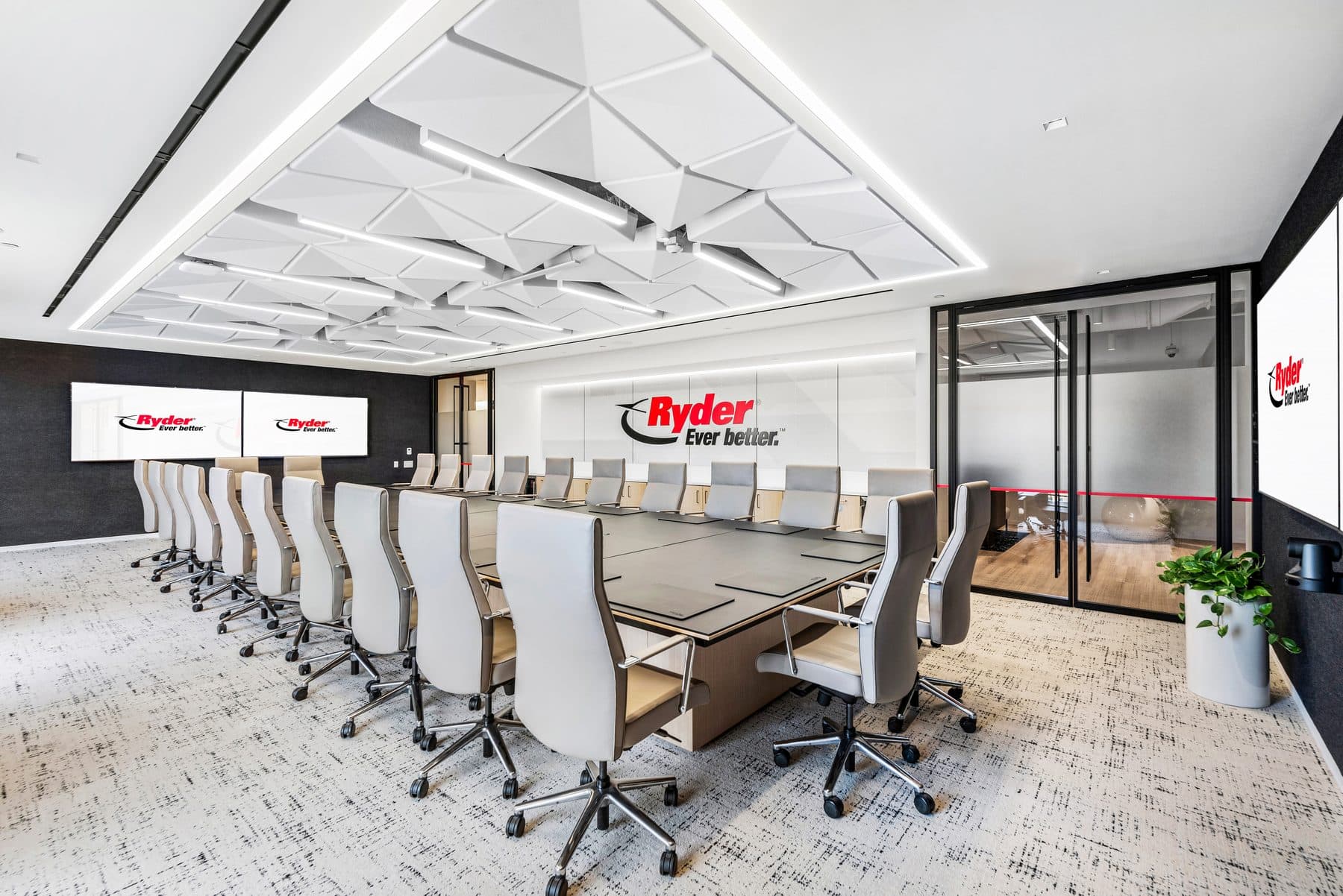 Ryder System headquarters interior, photograph 8
